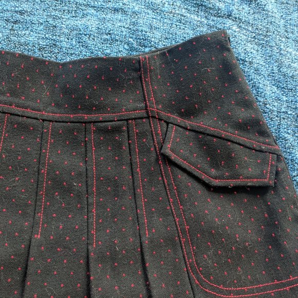 Vintage Pleated Midi Skirt - Black with Red Details - Great for cold weather - Picture 3 of 6
